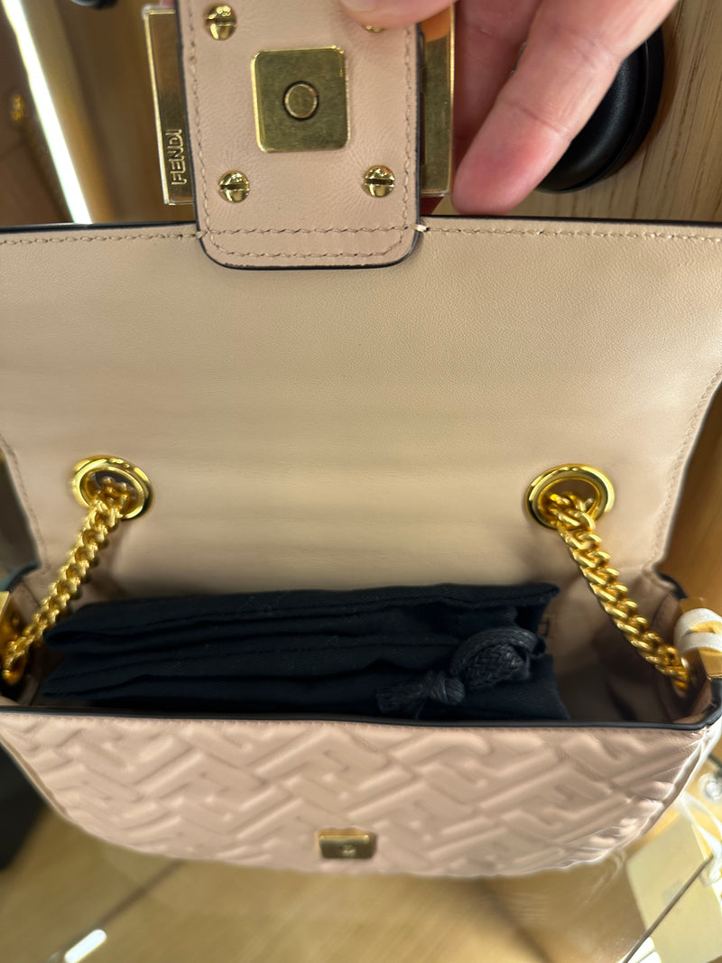 BORSA FENDI Baguette Chain Midi Borsa in nappa CIPRIA NUOVA CON PELLICOLE