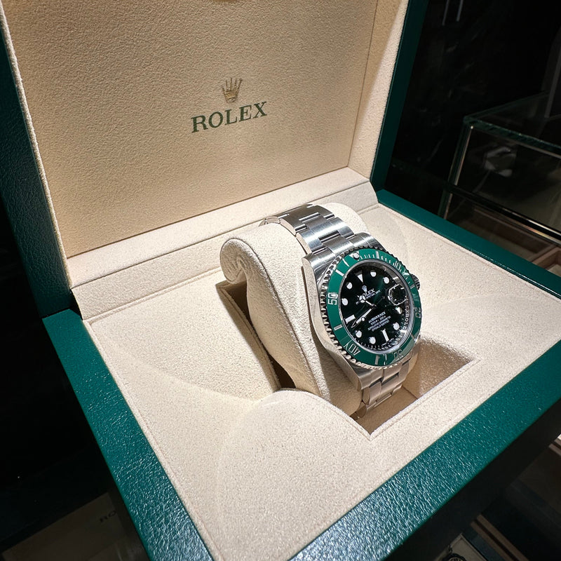 ROLEX SUBMARINER 116610LV HULK